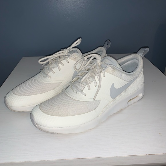 Women’s Nike sneakers - Picture 2 of 6